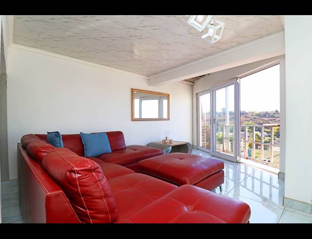 3 BEDROOM HOUSE FOR SALE IN MELVILLE